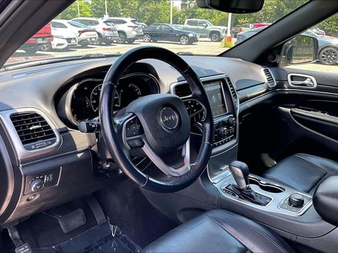 Used 2018 Jeep Grand Cherokee Limited AWD/4WD image 13