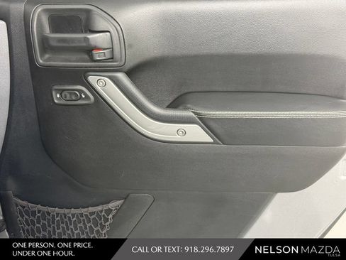 Used 2015 Jeep Wrangler Sport AWD/4WD image 32