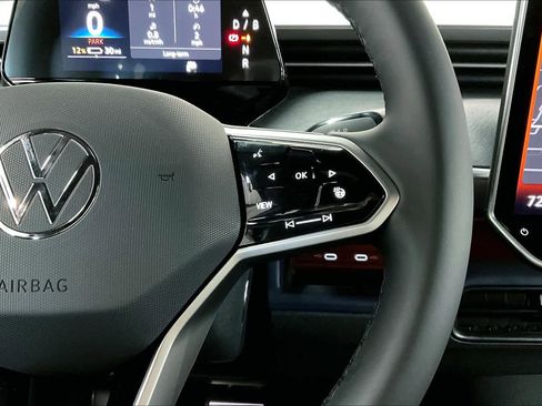 New 2025 Volkswagen ID. Buzz Pro S image 18