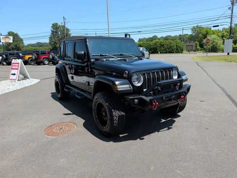 Used 2019 Jeep Wrangler Unlimited Sahara AWD/4WD image 22