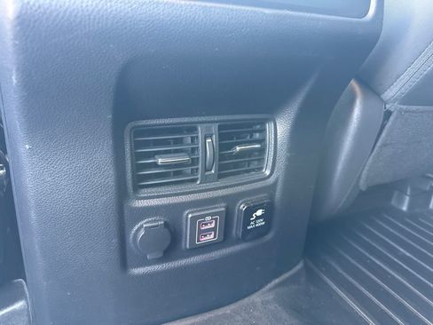 Used 2019 Nissan Titan PRO-4X AWD/4WD image 14