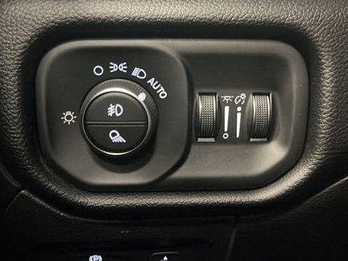 Used 2019 RAM 1500 Big Horn AWD/4WD image 28