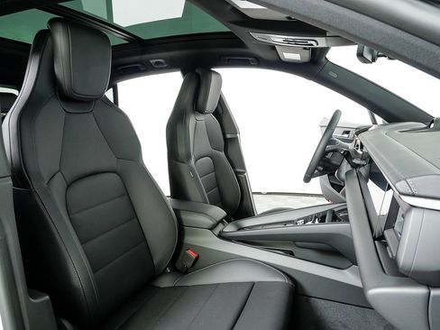 New 2025 Porsche Macan 4S Electric image 25