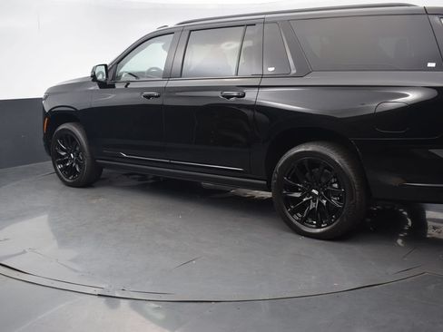 Certified 2026 Cadillac Escalade ESV Sport w/ LPO, ONYX Package AWD/4WD image 4