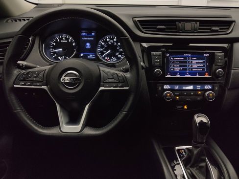Used 2019 Nissan Rogue SV FWD image 22