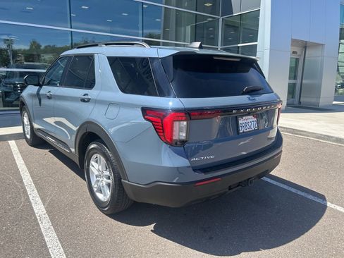Used 2025 Ford Explorer Active RWD image 8