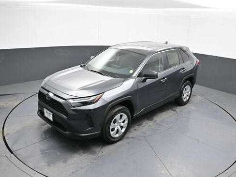 Certified 2025 Toyota RAV4 LE image 33