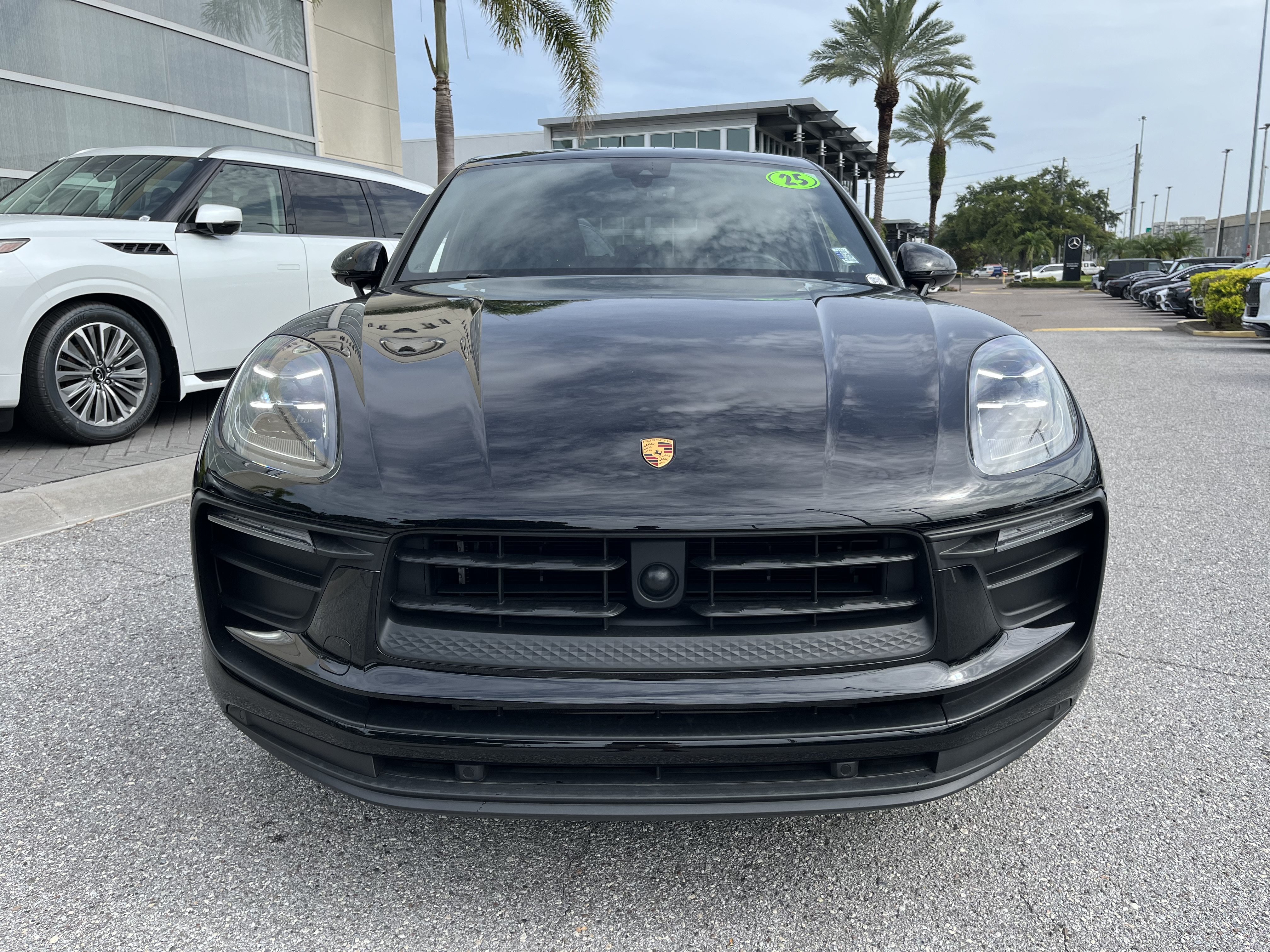 Used 2025 Porsche Macan AWD/4WD image 12