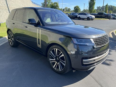 Used 2023 Land Rover Range Rover SE AWD/4WD image 8