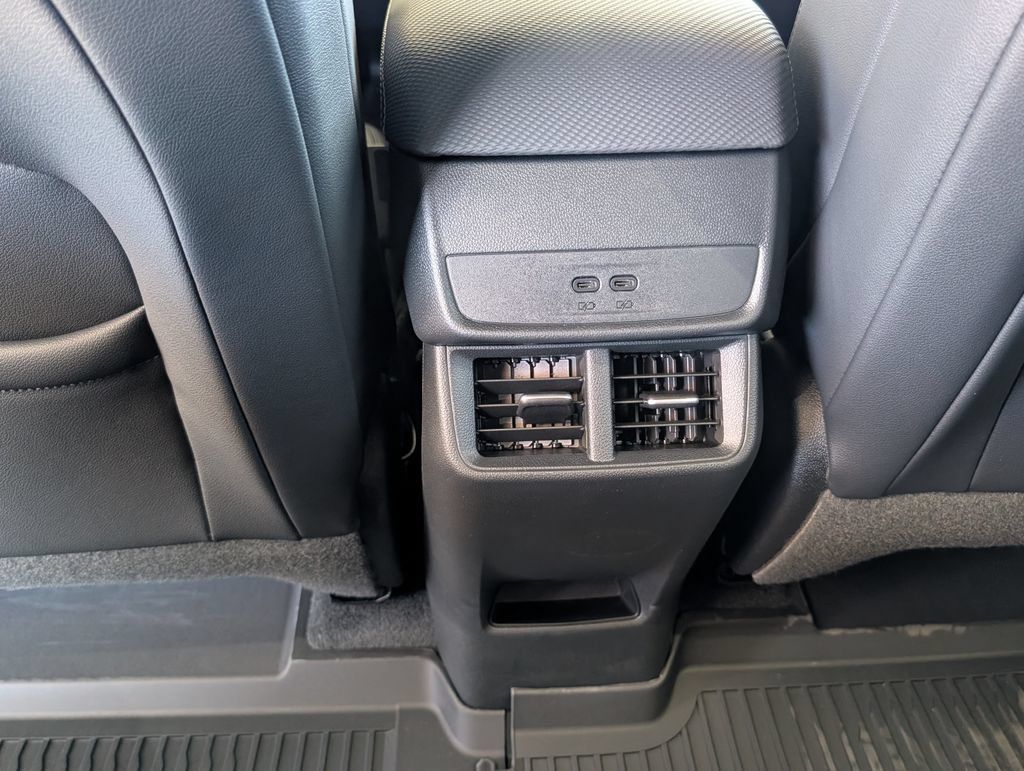 New 2027 Chevrolet Equinox LT w/ Convenience Package II FWD image 6