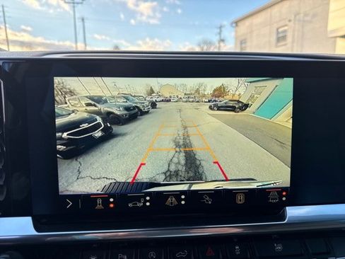 Used 2024 Chevrolet Silverado 1500 LTZ image 24