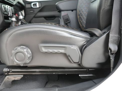 Used 2023 Jeep Wrangler High Altitude image 23