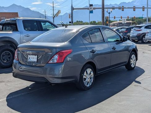 Used 2016 Nissan Versa S FWD image 4
