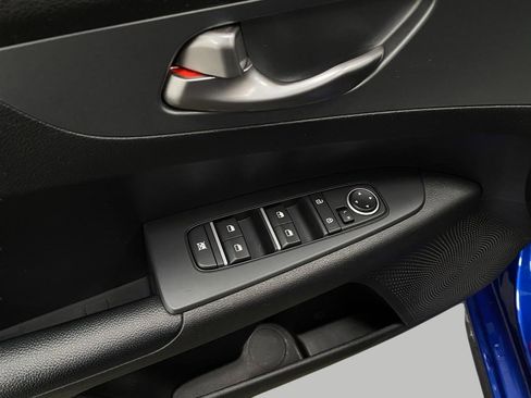 Used 2021 Kia Forte LXS image 27