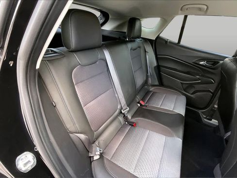 Used 2025 Chevrolet Trax LT w/ LT Convenience Package FWD image 19