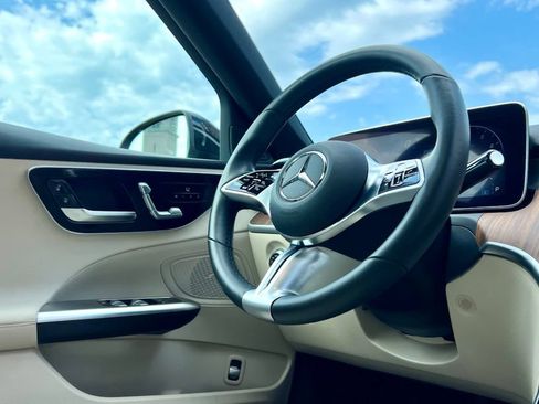 Certified 2022 Mercedes-Benz C 300 4MATIC Sedan image 8