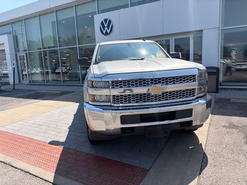 Used 2019 Chevrolet Silverado 2500 LT AWD/4WD image 4