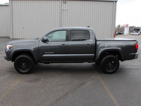 Used 2019 Toyota Tacoma SR5 AWD/4WD image 5