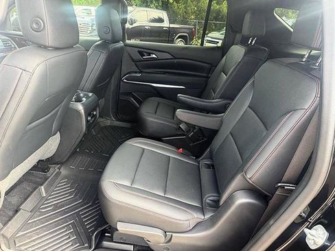 Used 2024 Chevrolet Traverse Z71 AWD/4WD image 18