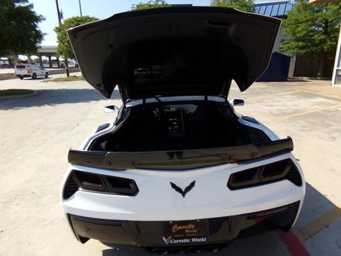 Used 2016 Chevrolet Corvette Stingray Coupe w/ 2LT Preferred Equipment Group RWD image 10