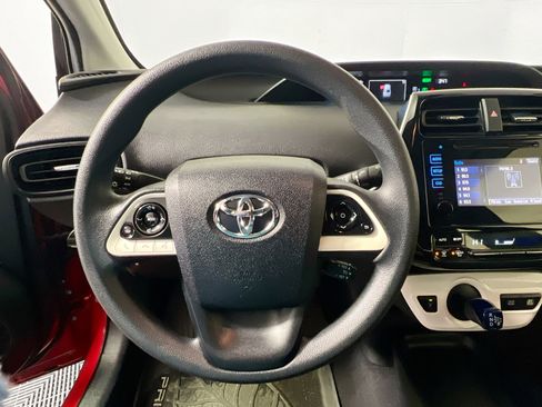 Used 2016 Toyota Prius Two image 16
