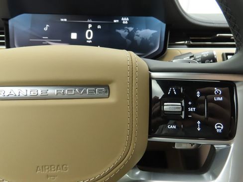New 2026 Land Rover Range Rover Long Wheelbase SE image 12