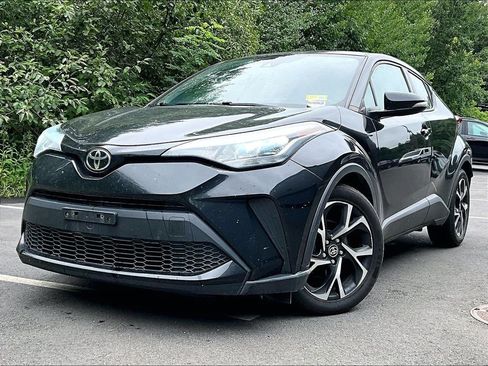 Used 2020 Toyota C-HR XLE FWD image 3