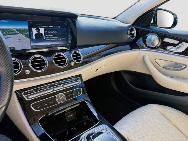 Used 2017 Mercedes-Benz E 300 image 26