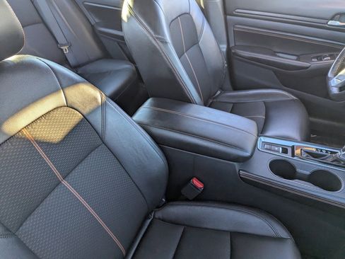 Certified 2022 Nissan Altima 2.5 SR image 10