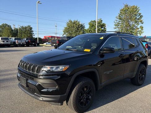 Used 2025 Jeep Compass Sport AWD/4WD image 7