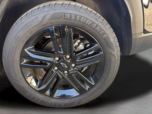 Used 2025 Chevrolet Trax ACTIV FWD image 30