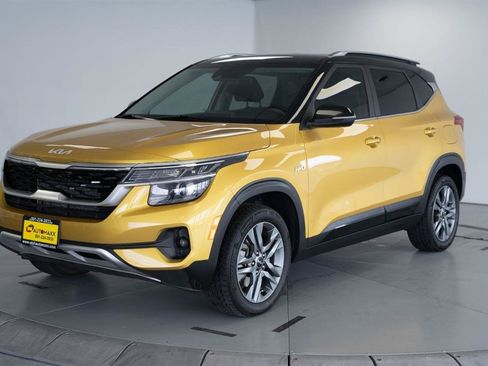 Used 2023 Kia Seltos S AWD/4WD image 3