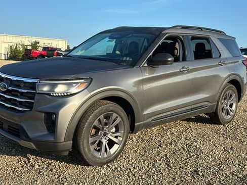 New 2026 Ford Explorer Active w/ Active Comfort Package AWD/4WD image 2