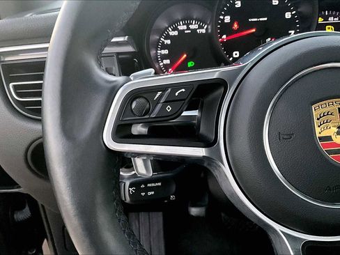 Used 2021 Porsche Macan image 48