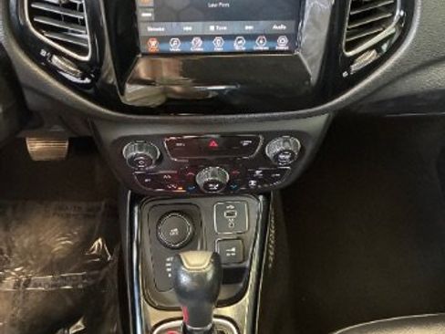 Used 2018 Jeep Compass Latitude w/ Popular Equipment Group AWD/4WD image 26