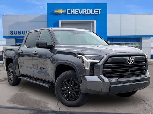 Used 2025 Toyota Tundra SR5 AWD/4WD image 2