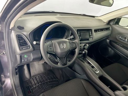 Used 2018 Honda HR-V LX image 10