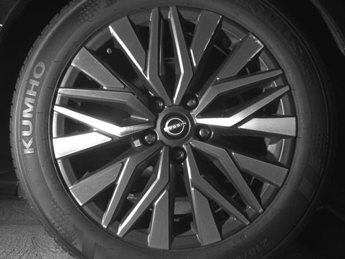 Used 2025 Nissan Altima 2.5 SV FWD image 15