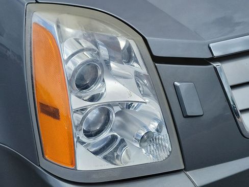 Used 2006 Cadillac SRX V8 w/ Utility Package image 10