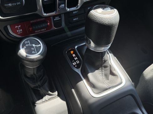 Used 2024 Jeep Wrangler Unlimited Sport AWD/4WD image 15