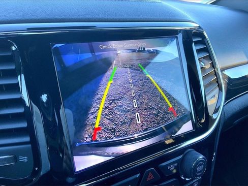 Used 2019 Jeep Grand Cherokee Overland image 15