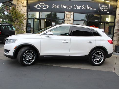 Used 2016 Lincoln MKX Reserve w/ Technology Package AWD/4WD image 2