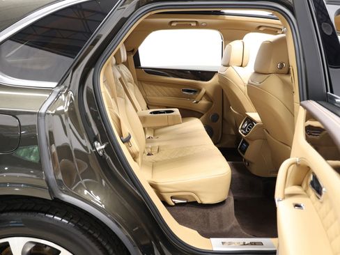 Used 2018 Bentley Bentayga AWD/4WD image 86