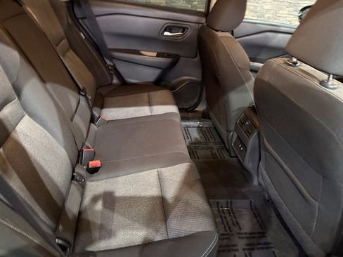 Certified 2025 Nissan Rogue SV image 33
