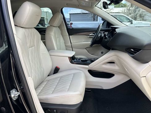 Certified 2021 Buick Envision Avenir w/ Technology Package II AWD/4WD image 20