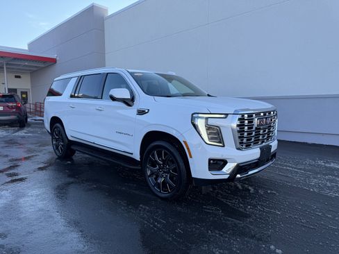 Used 2025 GMC Yukon XL Denali image 43