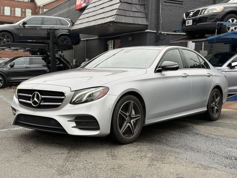 Used 2018 Mercedes-Benz E 300 4MATIC image 3