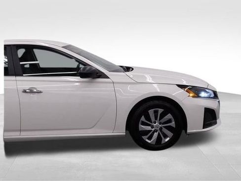 Used 2024 Nissan Altima 2.5 S image 22