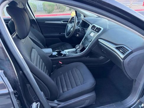 Used 2014 Ford Fusion SE FWD image 13