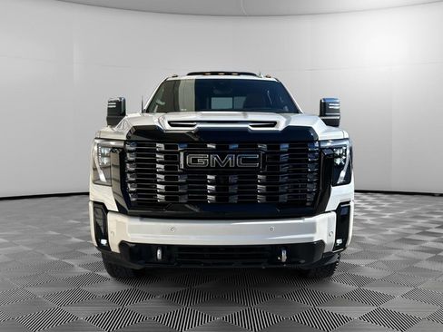Used 2025 GMC Sierra 3500 Denali Ultimate AWD/4WD image 2